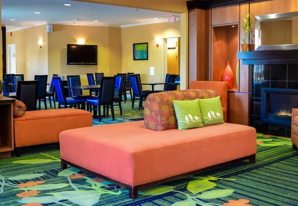 Fairfield Inn & Suites Fredericksburg Exterior photo