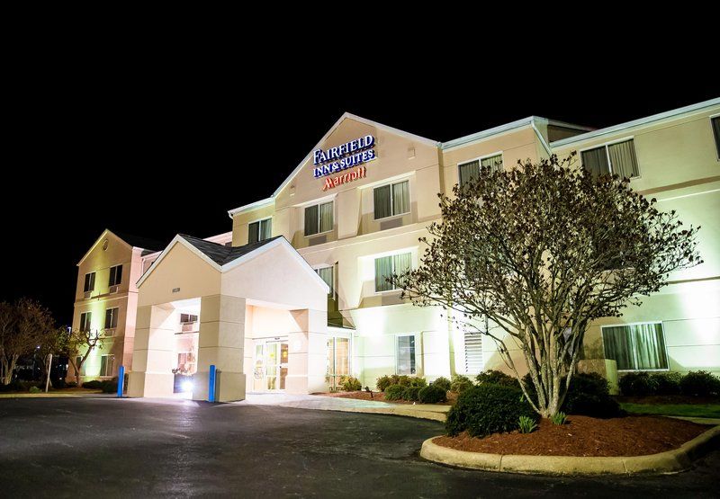 Fairfield Inn & Suites Fredericksburg Exterior photo